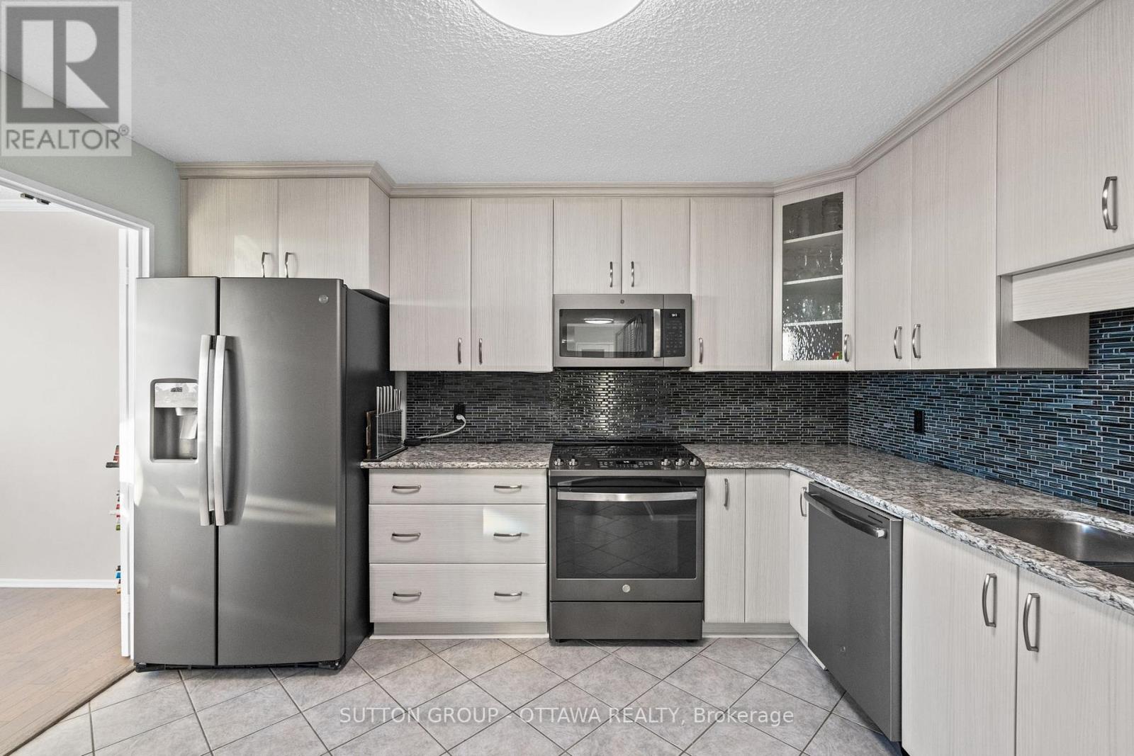 3360 Southgate Road, Ottawa, Ontario  K1V 9A6 - Photo 11 - X12458532
