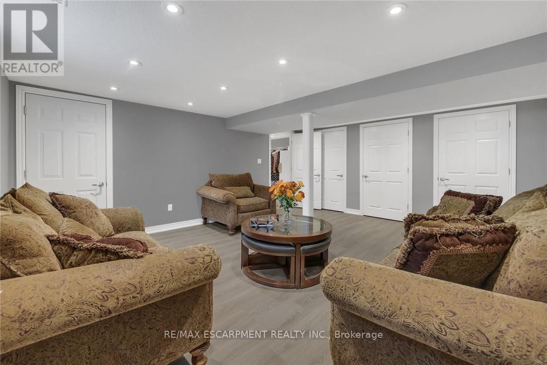 982 Highland Road E, Hamilton, Ontario  L8J 3G9 - Photo 35 - X12458506