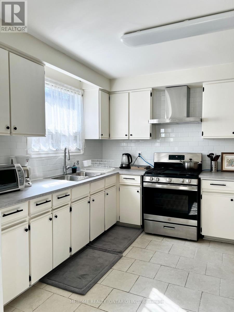Bedroom-2 - 126 Edmonton Drive, Toronto, Ontario  M2J 3X1 - Photo 6 - C12458524