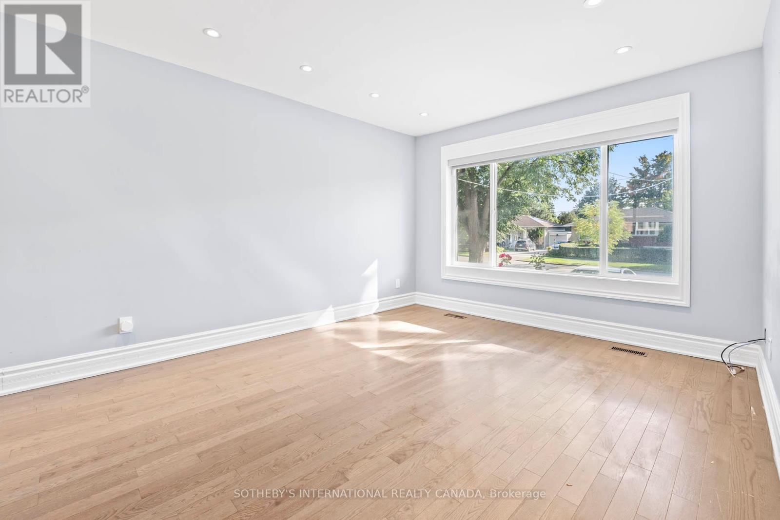 108 Lynedock Crescent, Toronto, Ontario  M3A 2B1 - Photo 5 - C12458546