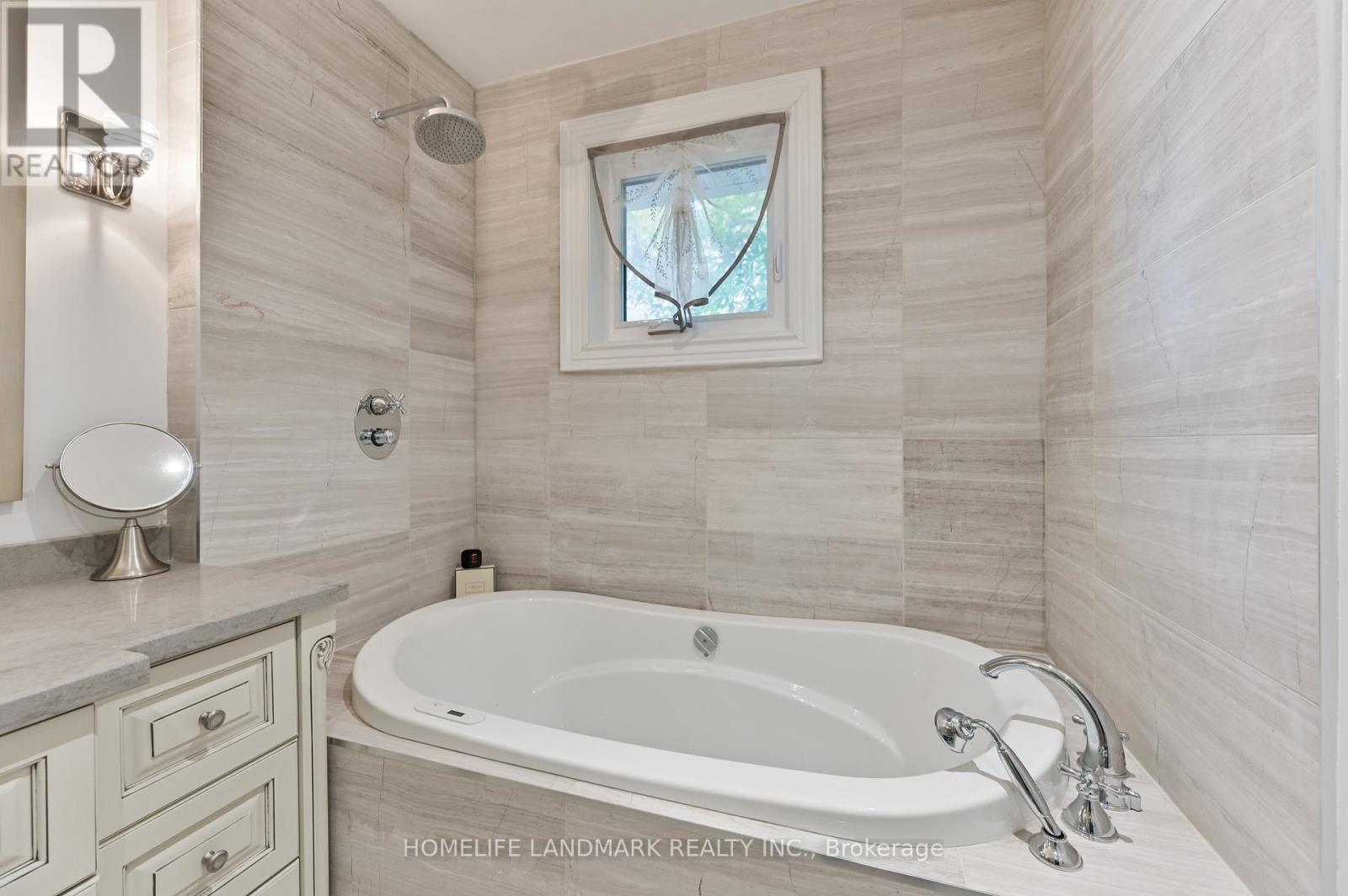 10 Loganberry Crescent, Toronto, Ontario  M2H 3H1 - Photo 22 - C12458551