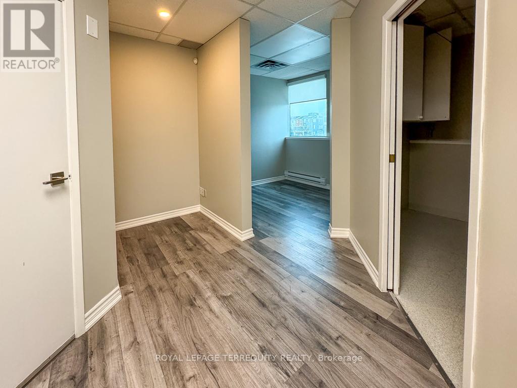 201 - 5402 Main Street, Whitchurch-Stouffville, Ontario  L4A 1H3 - Photo 13 - N12458554
