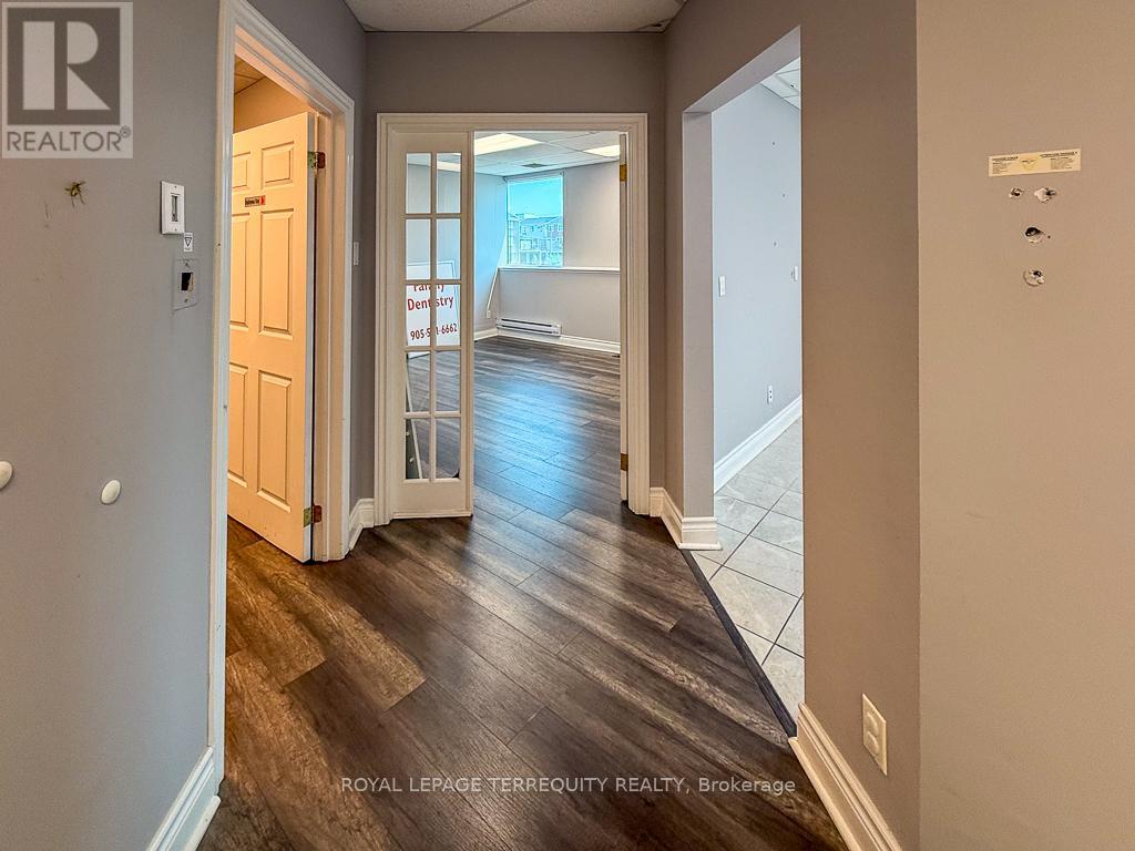 203 - 5402 Main Street, Whitchurch-Stouffville, Ontario  L4A 1H3 - Photo 11 - N12458555