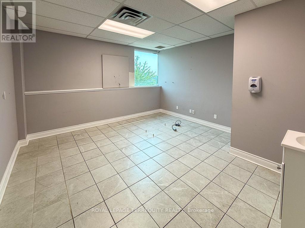 203 - 5402 Main Street, Whitchurch-Stouffville, Ontario  L4A 1H3 - Photo 12 - N12458555