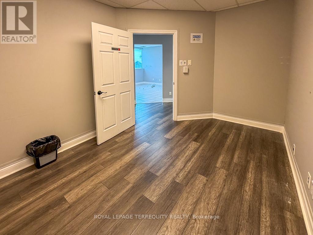203 - 5402 Main Street, Whitchurch-Stouffville, Ontario  L4A 1H3 - Photo 17 - N12458555