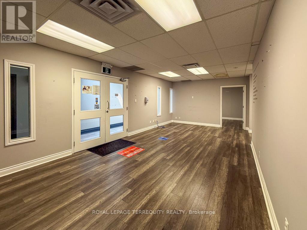 203 - 5402 Main Street, Whitchurch-Stouffville, Ontario  L4A 1H3 - Photo 4 - N12458555