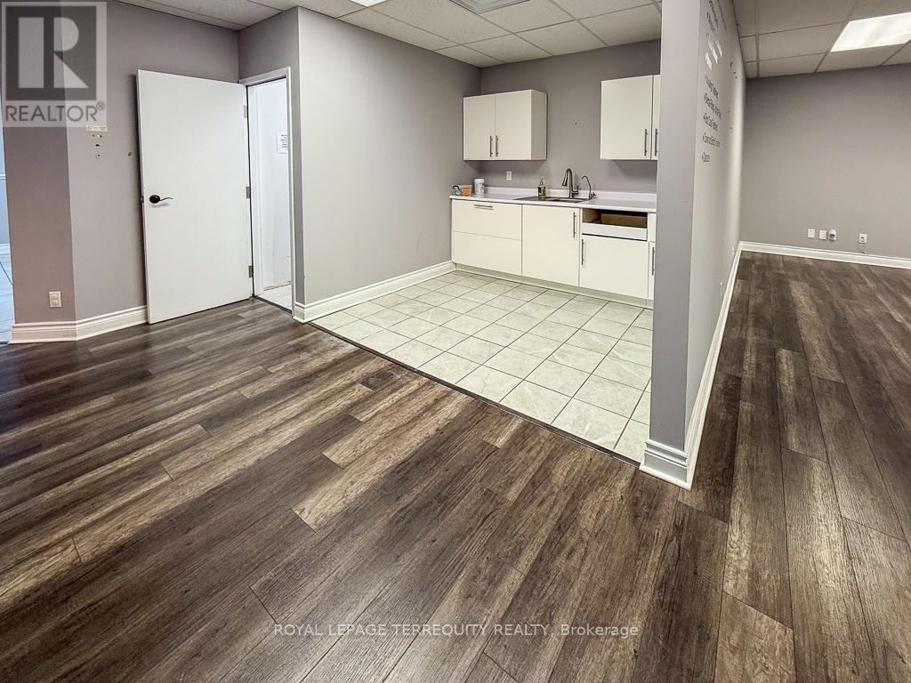 203 - 5402 Main Street, Whitchurch-Stouffville, Ontario  L4A 1H3 - Photo 7 - N12458555