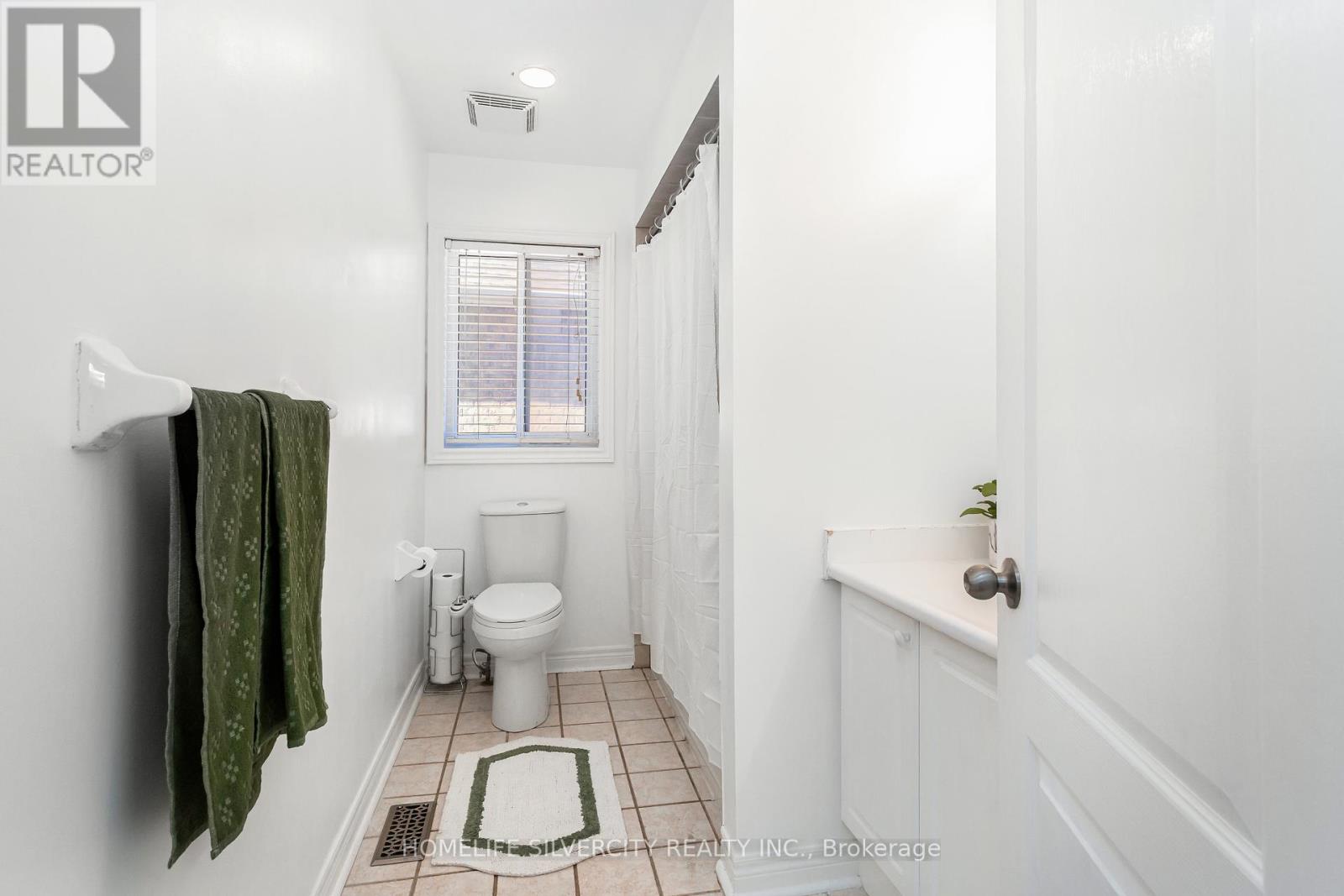 7 Okanagan Drive, Brampton, Ontario  L6R 2X1 - Photo 32 - W12458523
