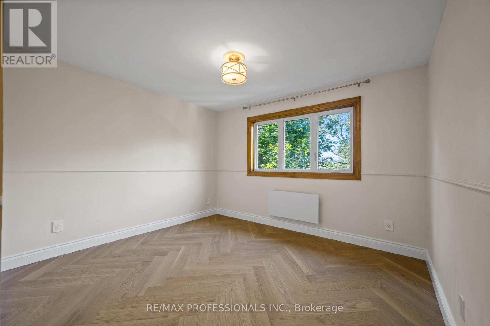 172 Humbercrest Boulevard, Toronto, Ontario  M6S 4L3 - Photo 11 - W12458533
