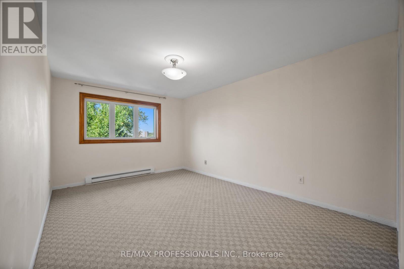 172 Humbercrest Boulevard, Toronto, Ontario  M6S 4L3 - Photo 7 - W12458533