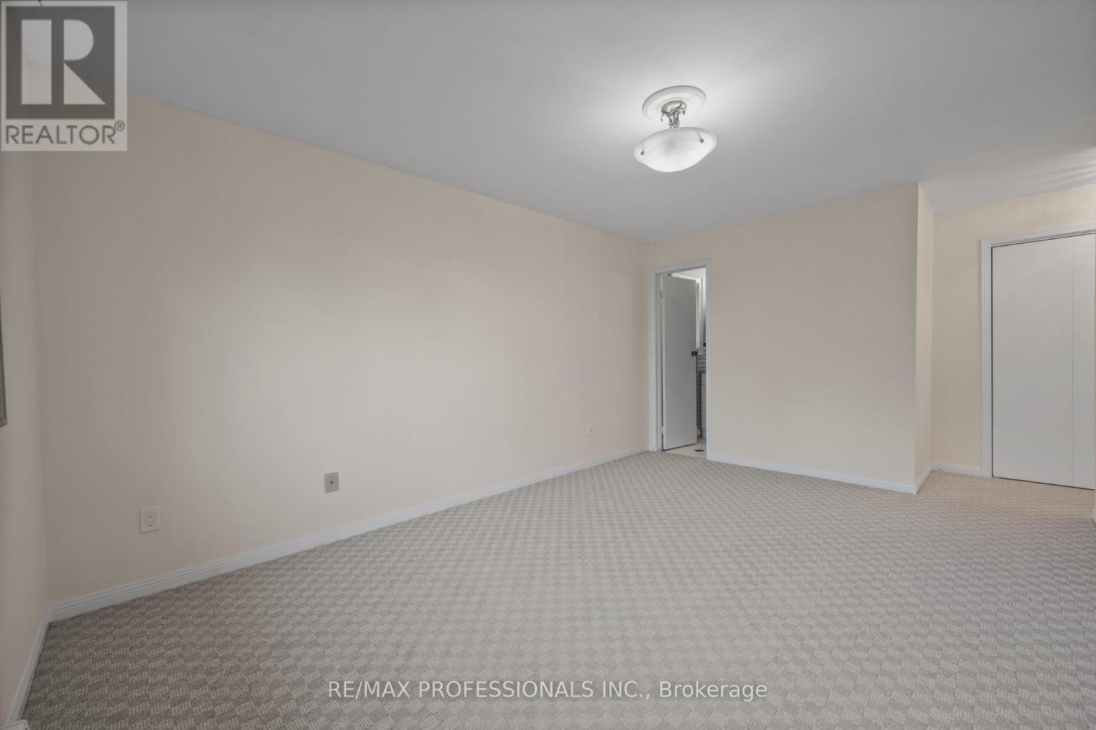 172 Humbercrest Boulevard, Toronto, Ontario  M6S 4L3 - Photo 8 - W12458533