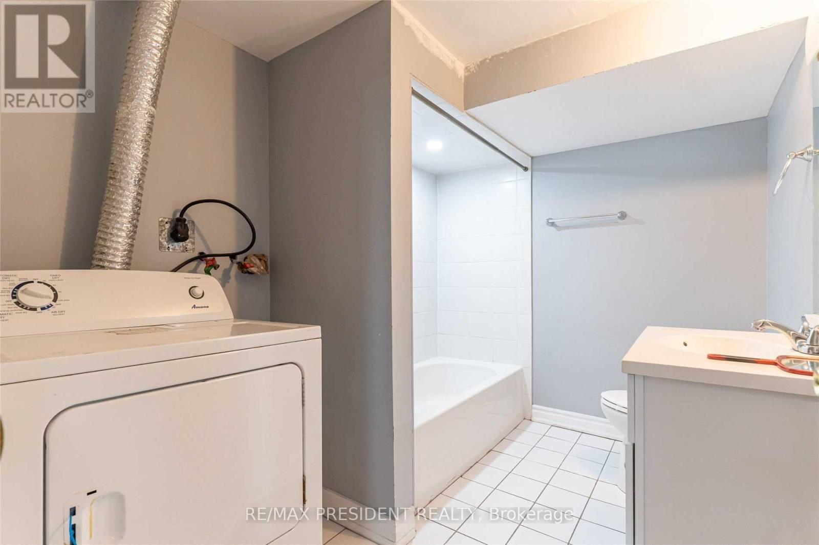 Basement - 17 Manitou Crescent, Brampton, Ontario  L6S 2Z6 - Photo 11 - W12458543