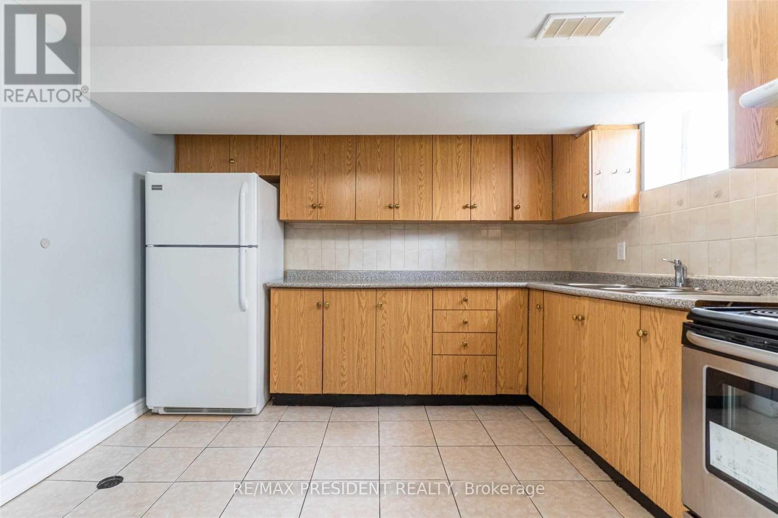 Basement - 17 Manitou Crescent, Brampton, Ontario  L6S 2Z6 - Photo 4 - W12458543