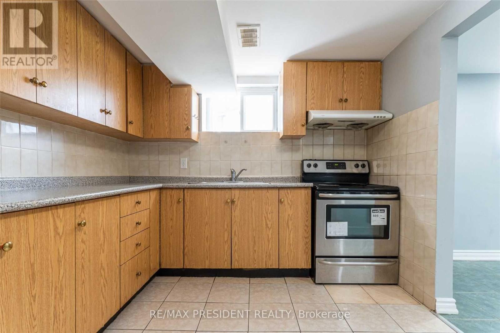 Basement - 17 Manitou Crescent, Brampton, Ontario  L6S 2Z6 - Photo 5 - W12458543