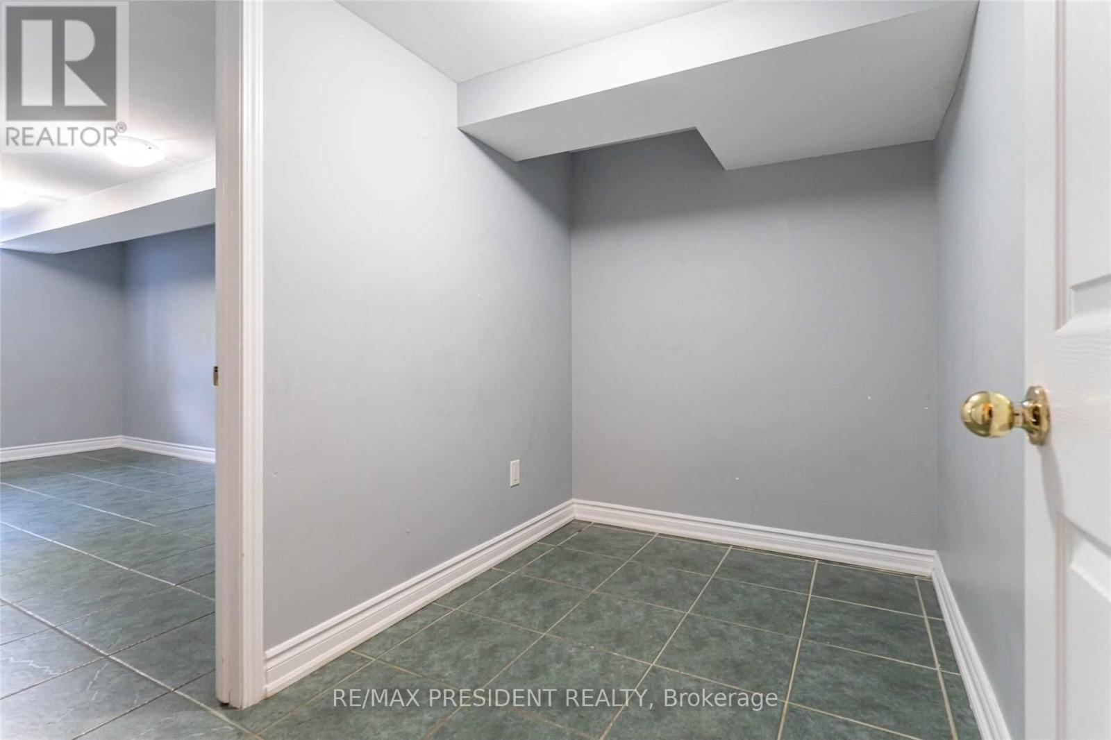 Basement - 17 Manitou Crescent, Brampton, Ontario  L6S 2Z6 - Photo 8 - W12458543