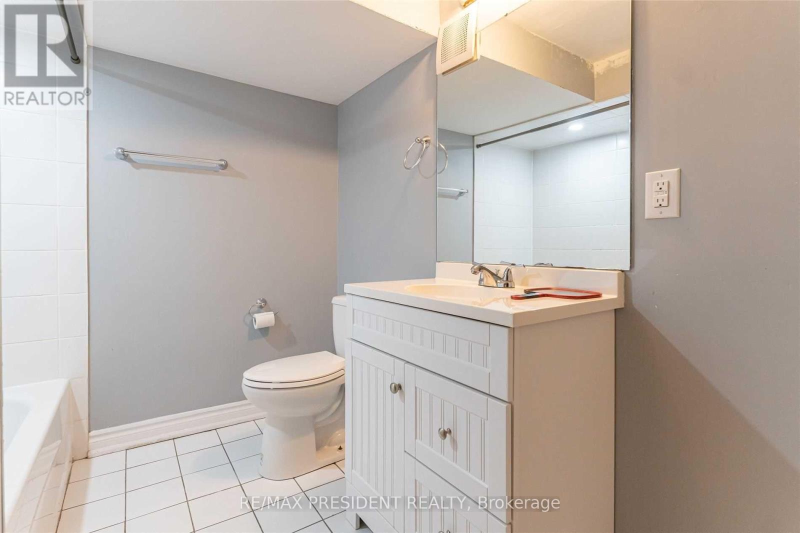 Basement - 17 Manitou Crescent, Brampton, Ontario  L6S 2Z6 - Photo 9 - W12458543