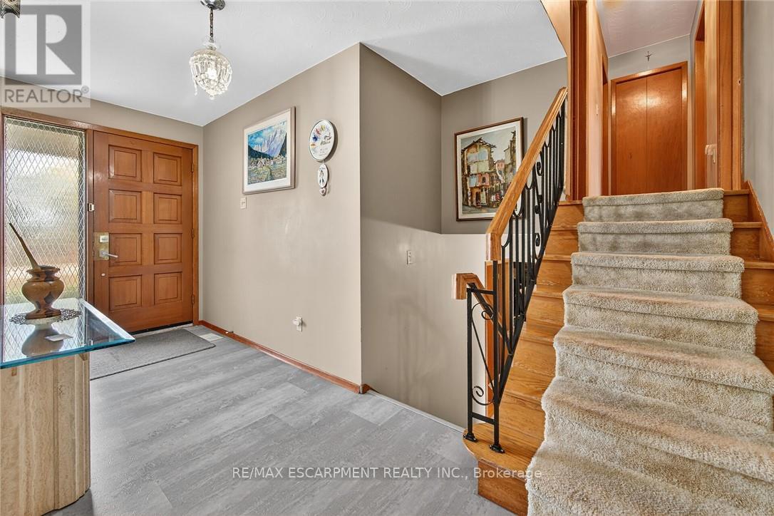 5 Third Road E, Hamilton, Ontario  L8J 3J5 - Photo 21 - X12458557