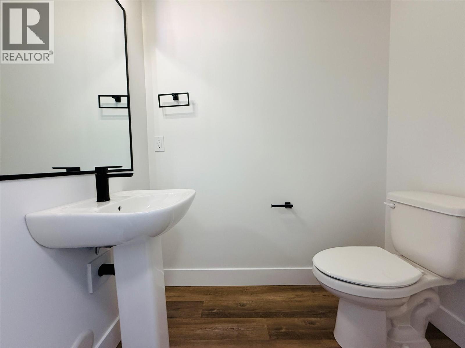 30 Kimberley Avenue, Kimberley, British Columbia  V1A 2J3 - Photo 14 - 10365042