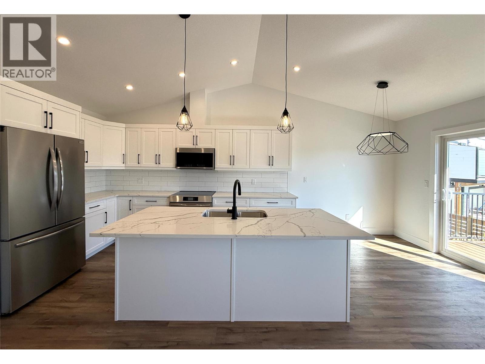 30 Kimberley Avenue, Kimberley, British Columbia  V1A 2J3 - Photo 5 - 10365042