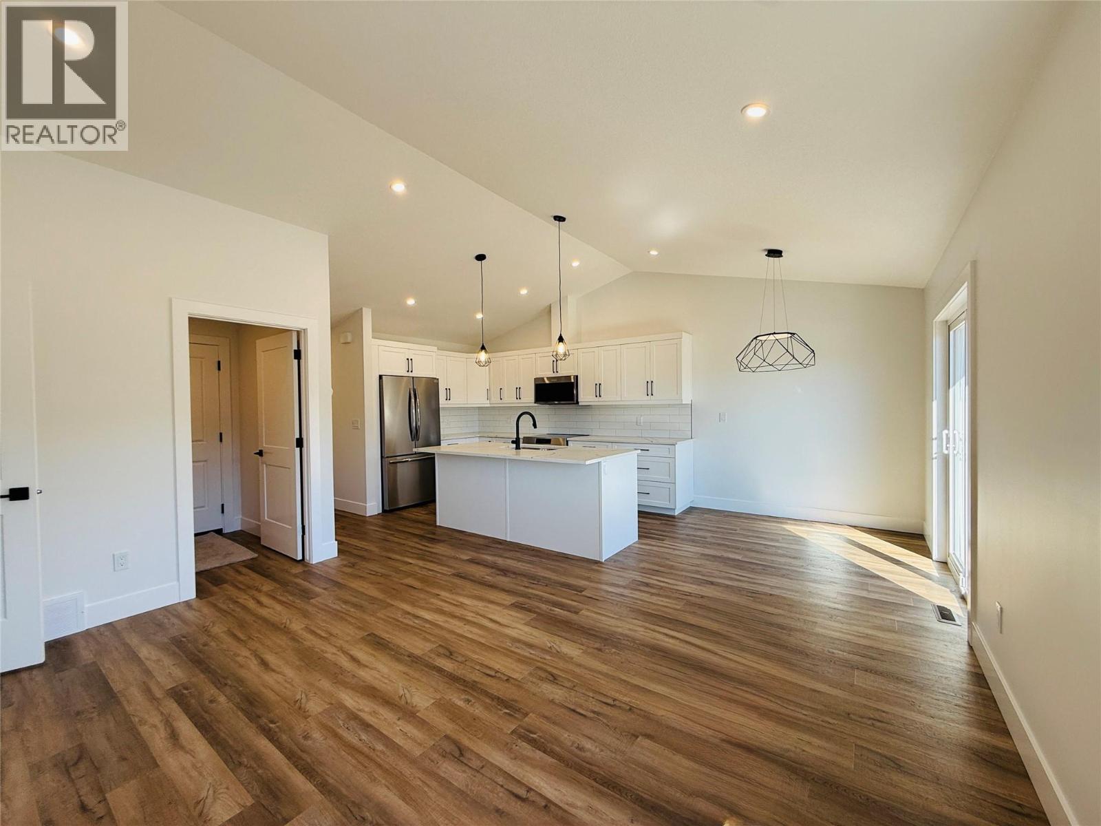 30 Kimberley Avenue, Kimberley, British Columbia  V1A 2J3 - Photo 8 - 10365042