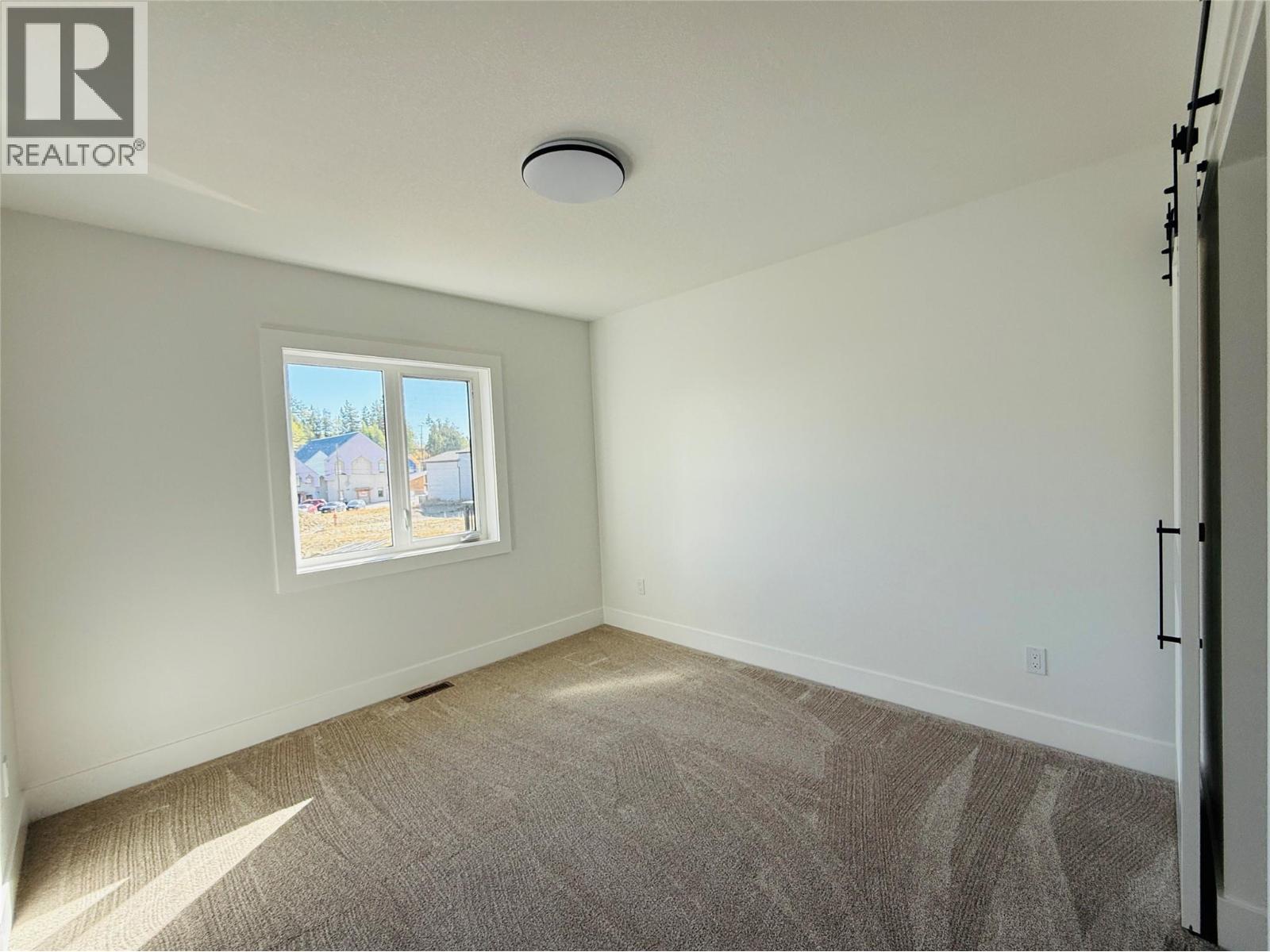 30 Kimberley Avenue, Kimberley, British Columbia  V1A 2J3 - Photo 10 - 10365042