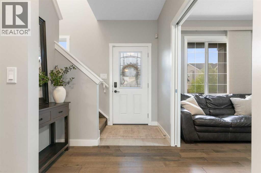 452 Hillcrest Manor Sw, Airdrie, Alberta  T4B 4K1 - Photo 4 - A2250576