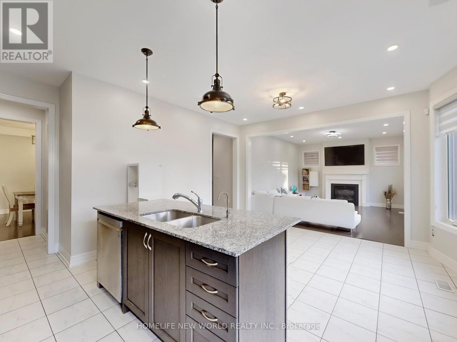 40 St Ives Crescent, Whitby, Ontario  L1P 0C5 - Photo 16 - E12458559