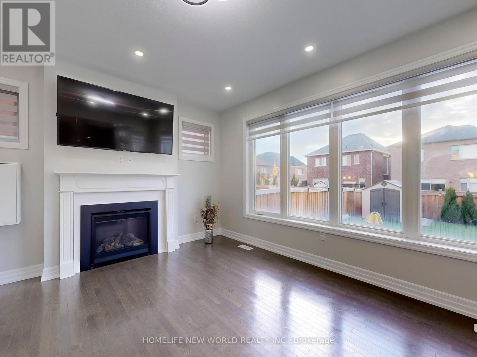 40 St Ives Crescent, Whitby, Ontario  L1P 0C5 - Photo 9 - E12458559