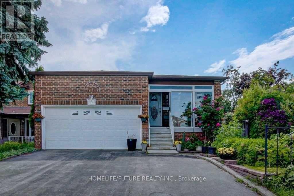MAIN & 2ND - 221 HUPFIELD TRAIL, Toronto, Ontario