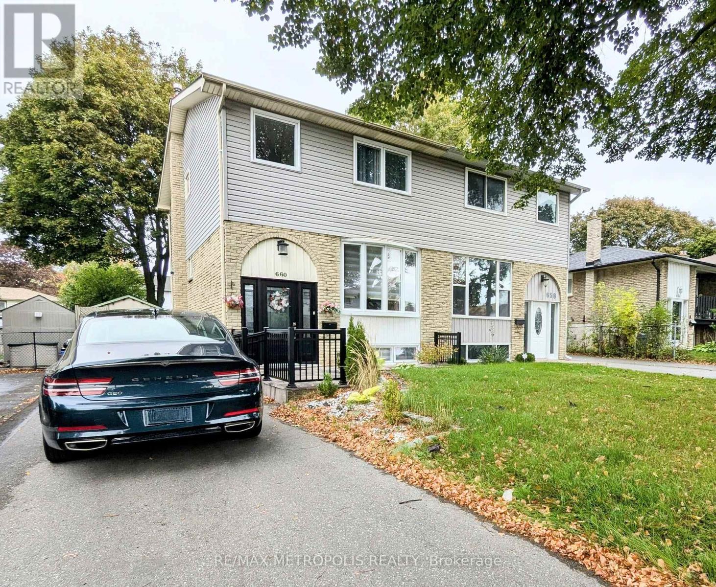 660 BERWICK CRESCENT, Oshawa, Ontario