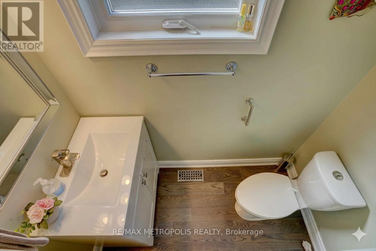 660 Berwick Crescent, Oshawa, Ontario  L1J 3E7 - Photo 12 - E12458565