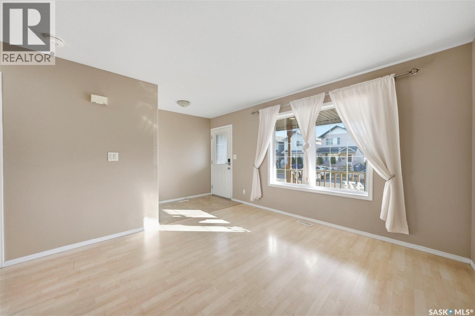 475 Blakeney Crescent, Saskatoon, Saskatchewan  S7L 7N3 - Photo 4 - SK020676