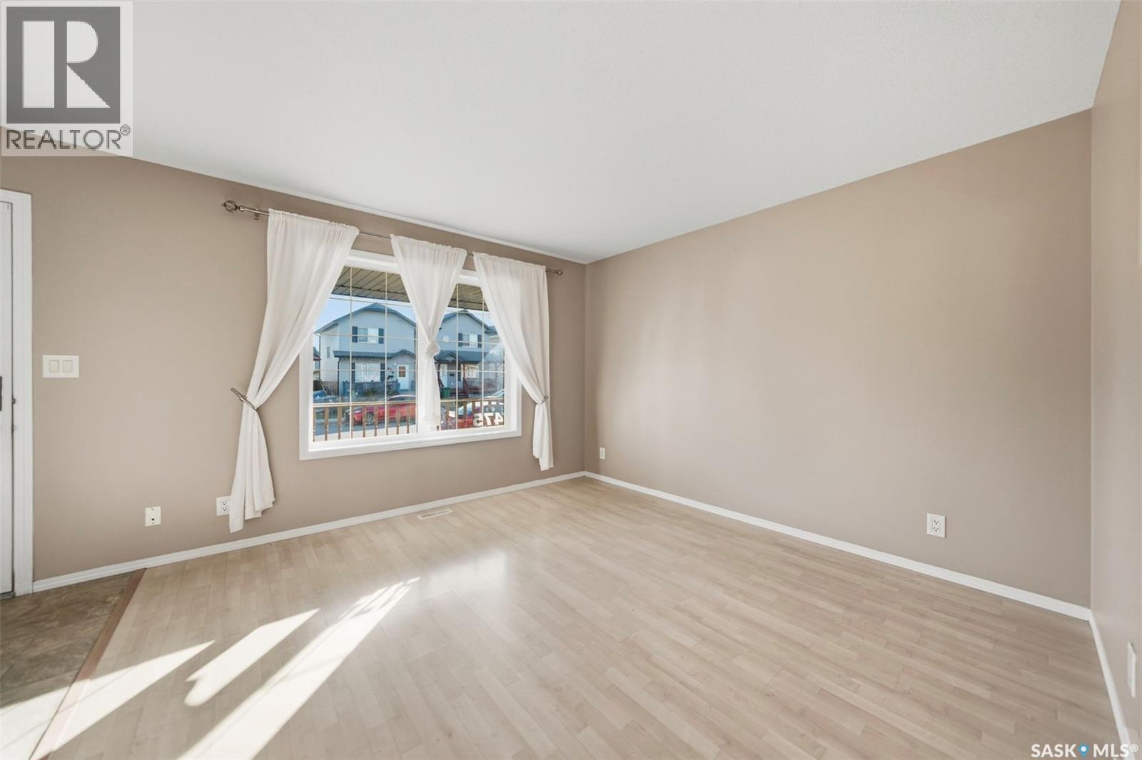 475 Blakeney Crescent, Saskatoon, Saskatchewan  S7L 7N3 - Photo 5 - SK020676