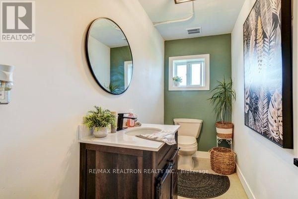 3930 Yonge Street, Bradford West Gwillimbury, Ontario  L3Z 3X6 - Photo 25 - N12458568