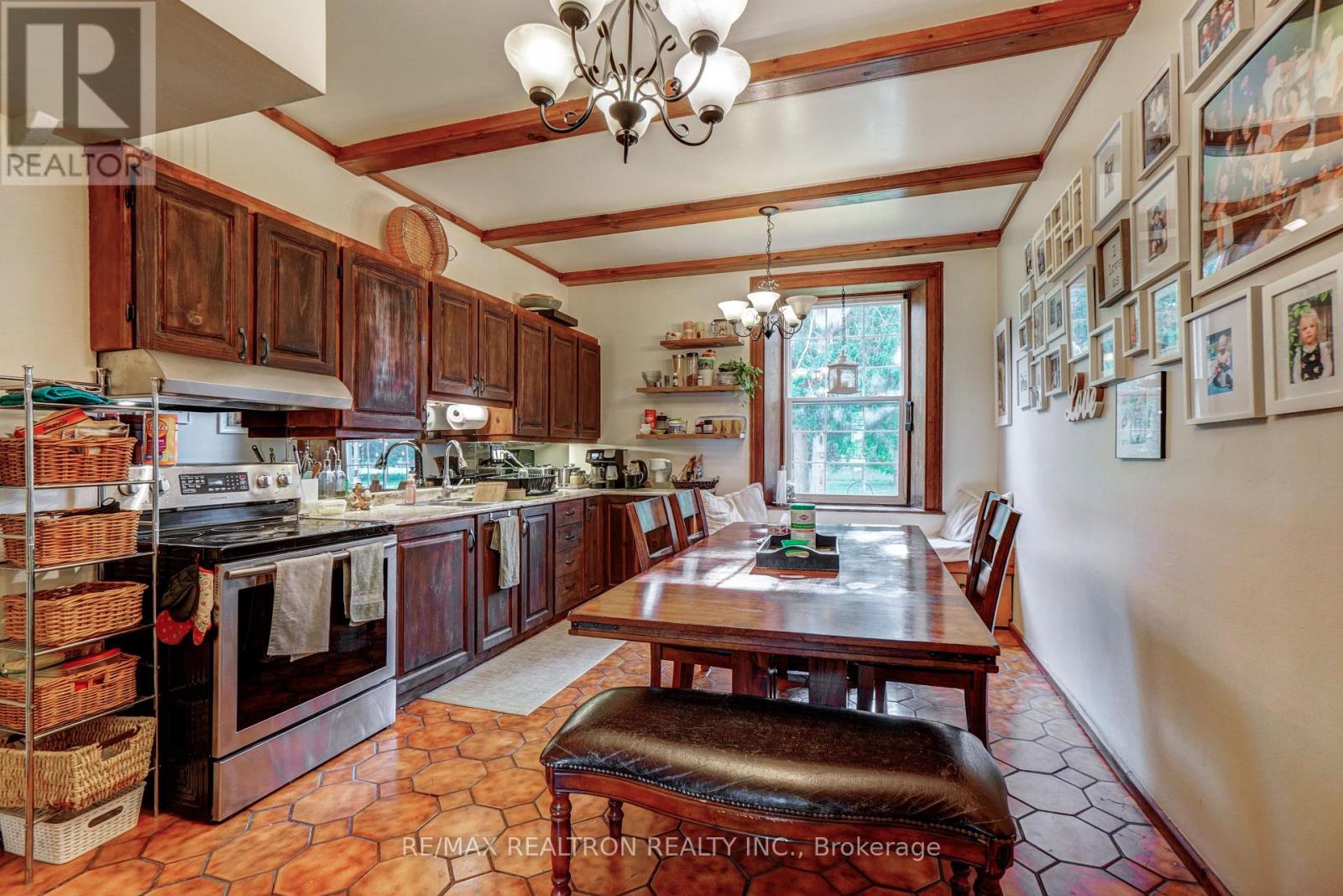 3930 Yonge Street, Bradford West Gwillimbury, Ontario  L3Z 3X6 - Photo 4 - N12458568