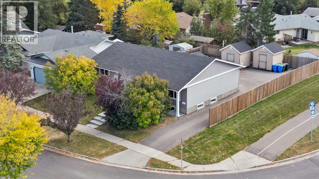 Property at 2003 117 Avenue SW image 3