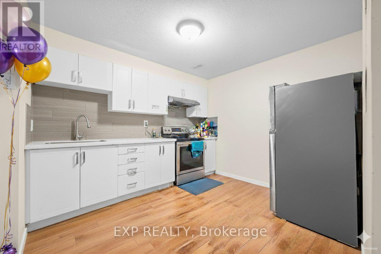 14 - 33 Four Winds Drive, Toronto, Ontario  M3J 1K7 - Photo 18 - W12444466