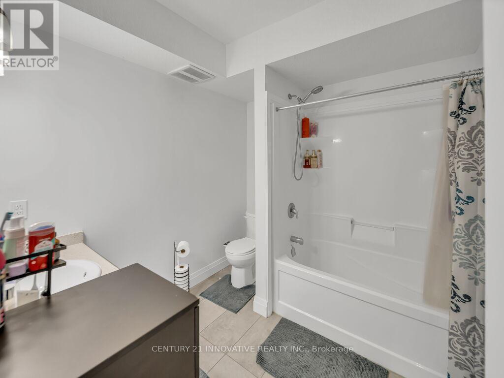 17 - 600 Victoria Street, Kitchener, Ontario  N2M 0C3 - Photo 17 - X12458573