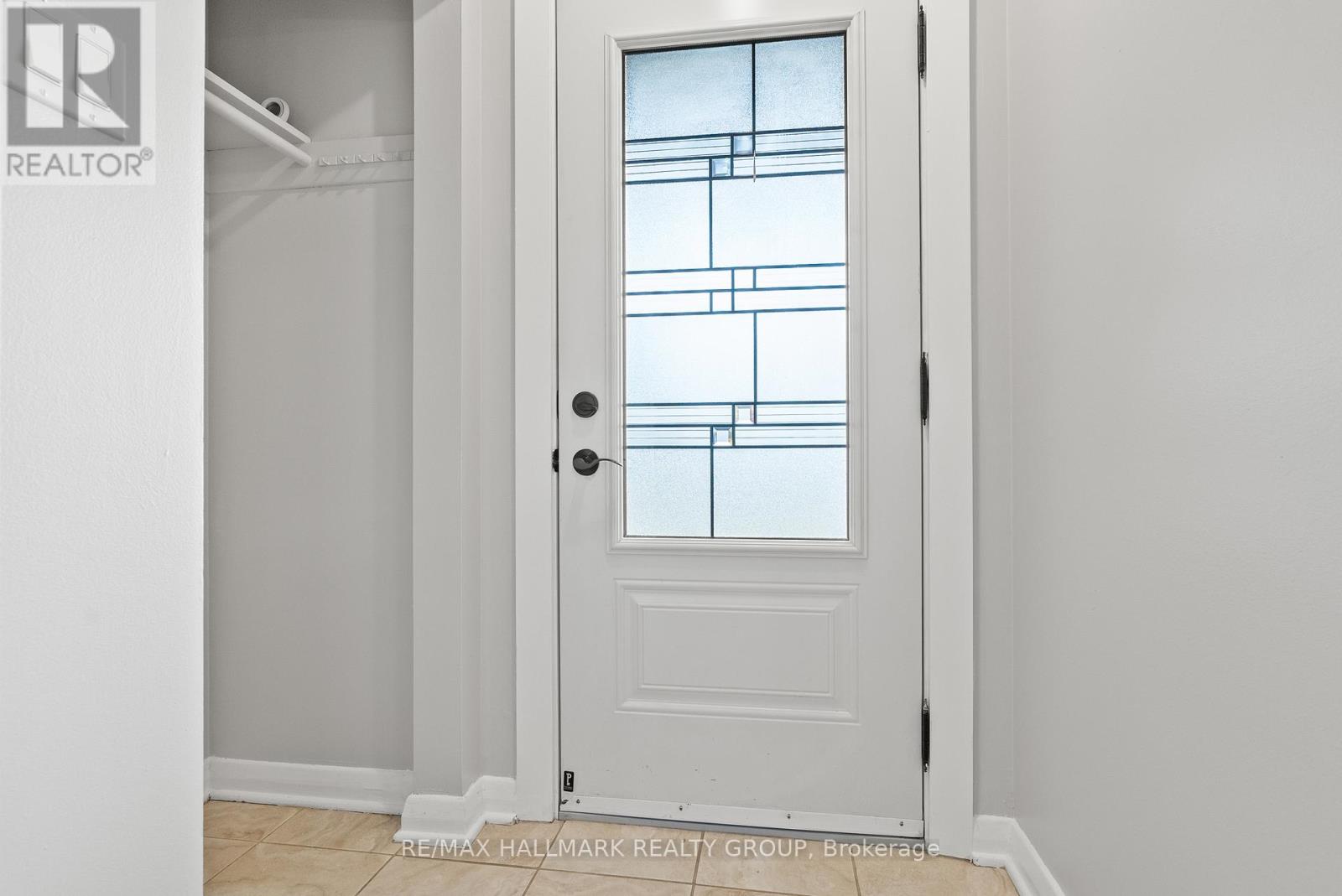 9 Newhaven Street, Ottawa, Ontario  K2G 0X3 - Photo 3 - X12458580