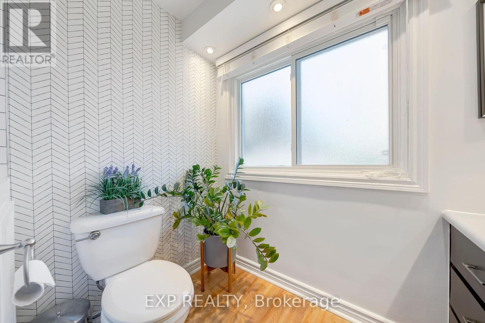 7 Redwood Drive, Grimsby, Ontario  L3M 1E6 - Photo 20 - X12458597