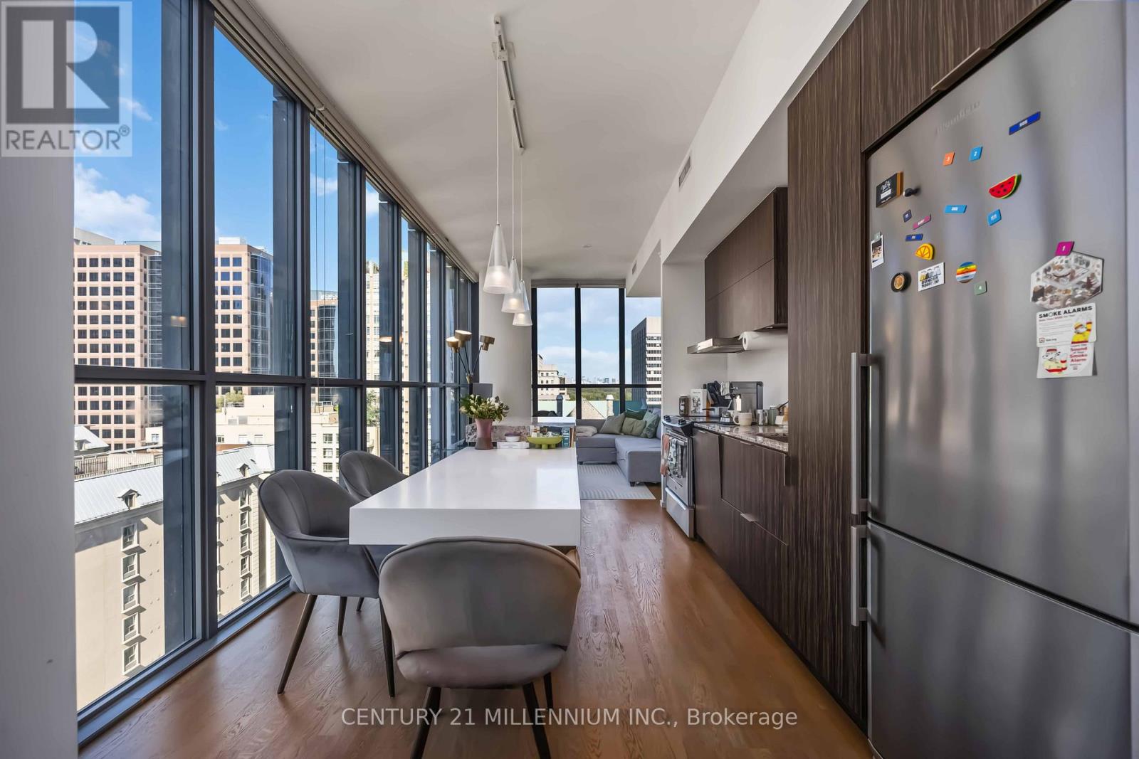 1006 - 101 Charles Street E, Toronto, Ontario  M4Y 0A9 - Photo 3 - C12411605