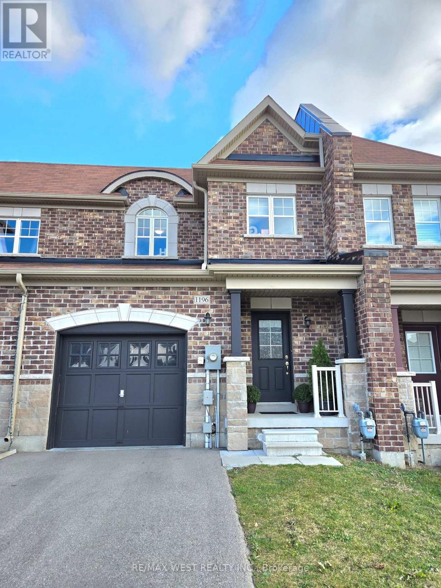 1196 Peelar Crescent, Innisfil, Ontario  L0L 1W0 - Photo 2 - N12401411