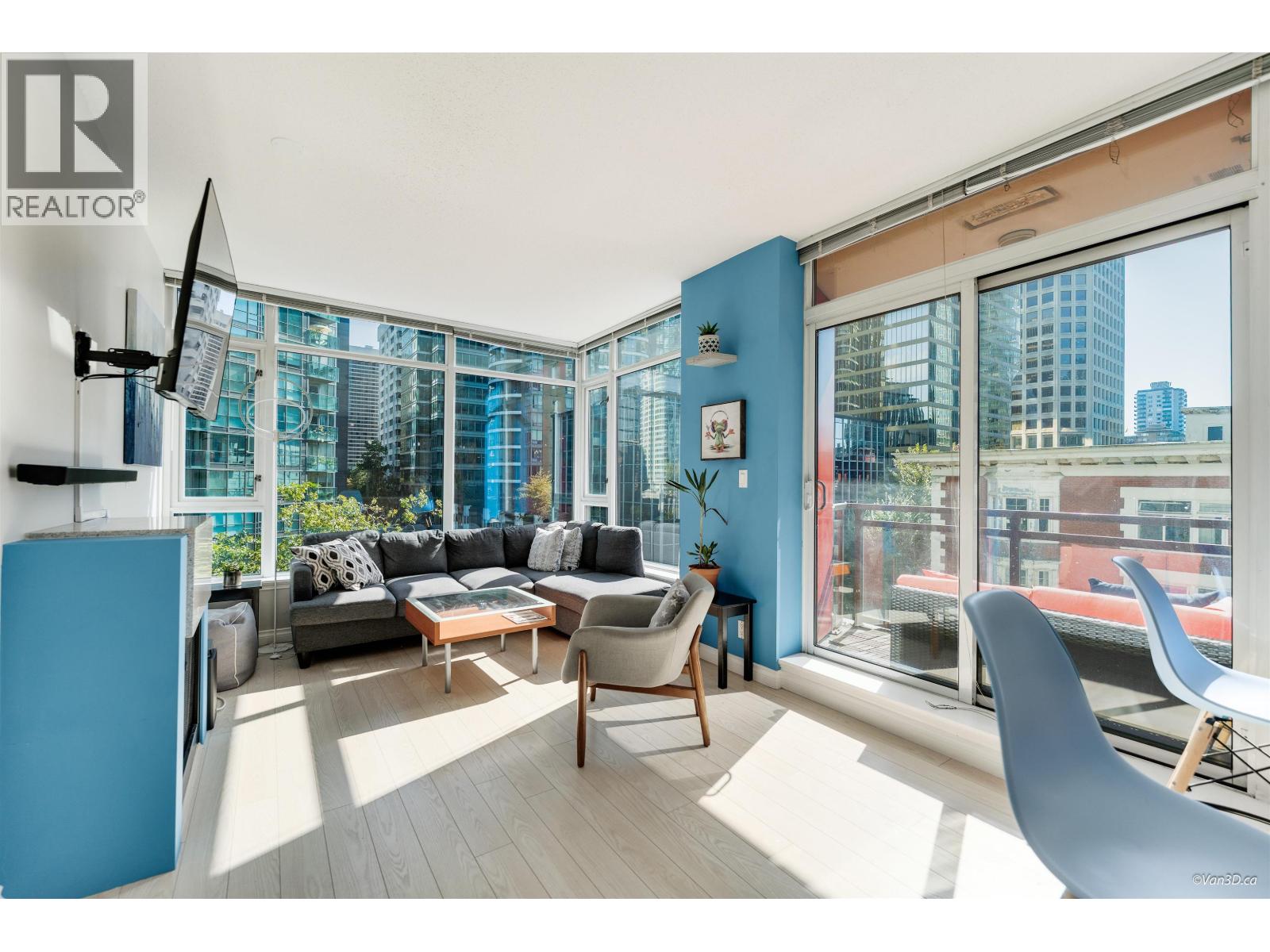 702 1211 Melville Street, Vancouver, British Columbia  V6E 0A7 - Photo 2 - R3048196