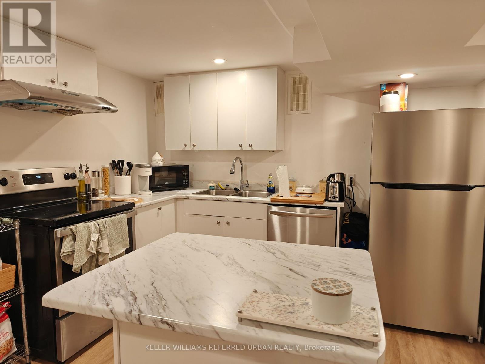 LOWER - 67 FORTROSE CRESCENT, Toronto, Ontario