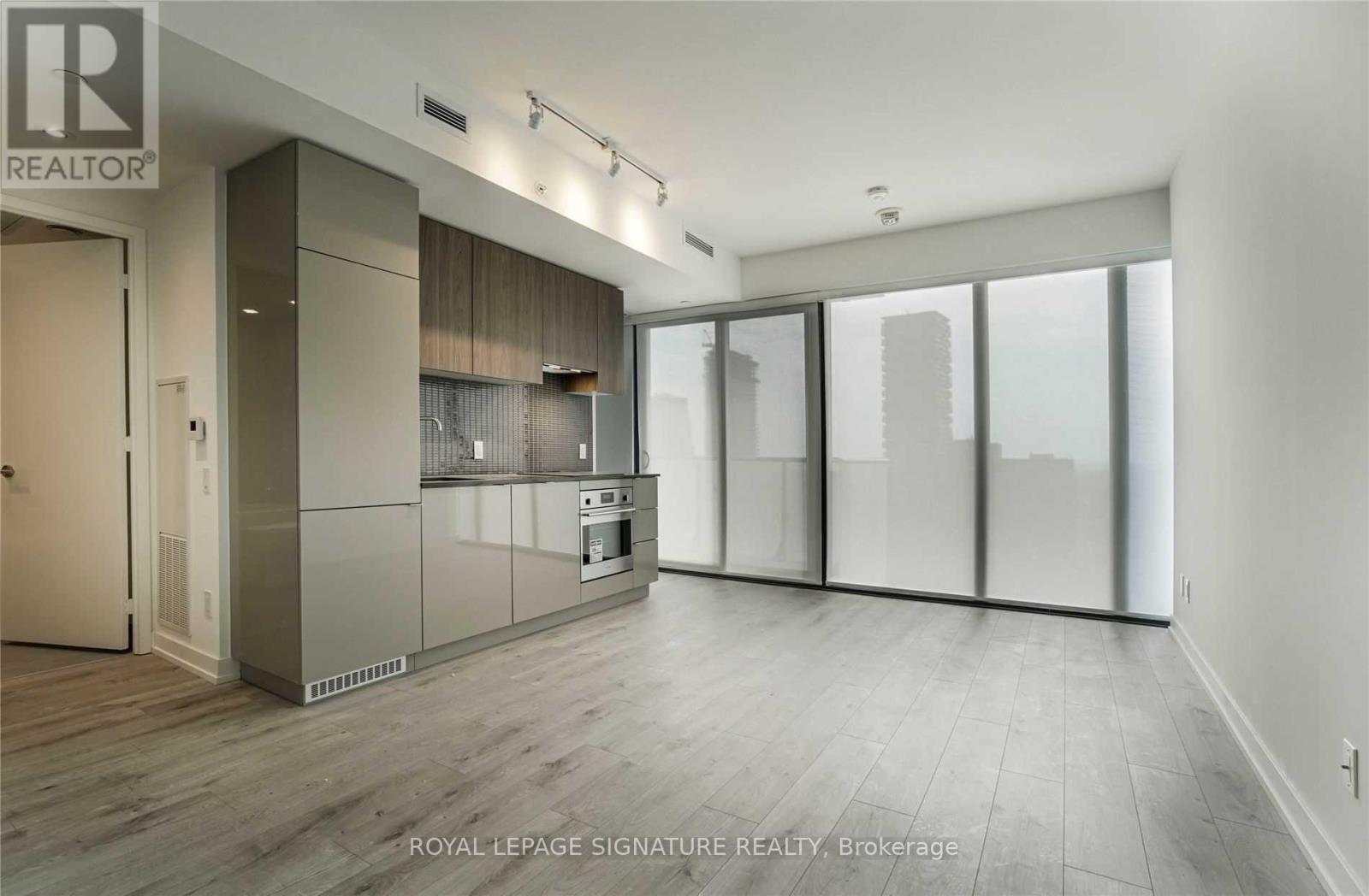 4202 - 161 Roehampton Avenue, Toronto, Ontario  M4P 1P9 - Photo 4 - C12458593