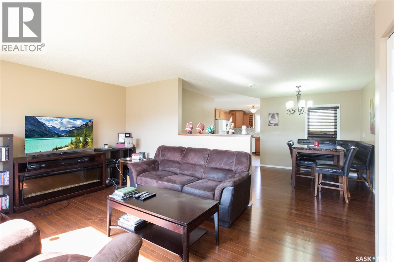 1443 Sioux Crescent Sw, Moose Jaw, Saskatchewan  S6H 7C8 - Photo 2 - SK019177