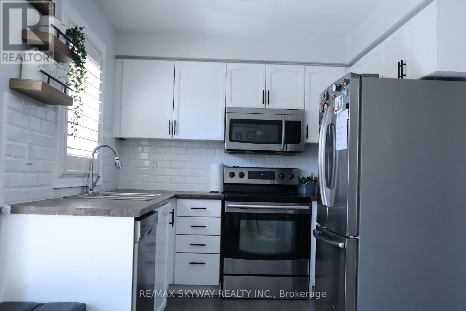 10 Elephant Hill Drive, Clarington, Ontario  L1C 4M5 - Photo 10 - E12458592