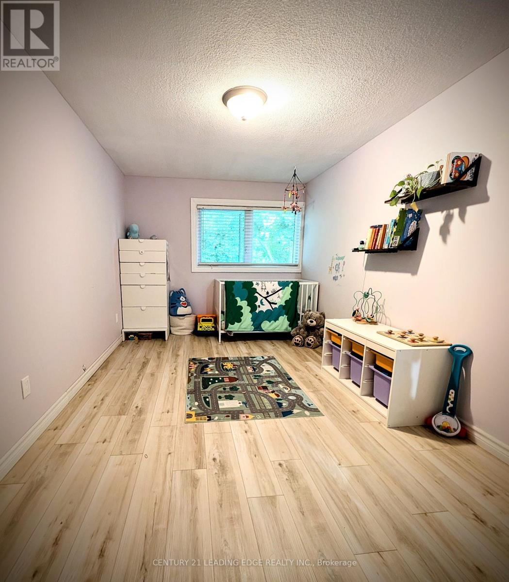 6 - 40 Castle Rock Drive, Richmond Hill, Ontario  L4C 5H5 - Photo 10 - N12458599