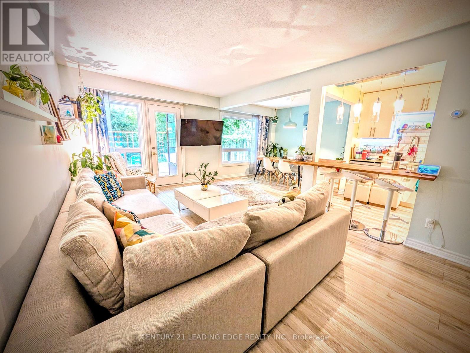 6 - 40 Castle Rock Drive, Richmond Hill, Ontario  L4C 5H5 - Photo 4 - N12458599