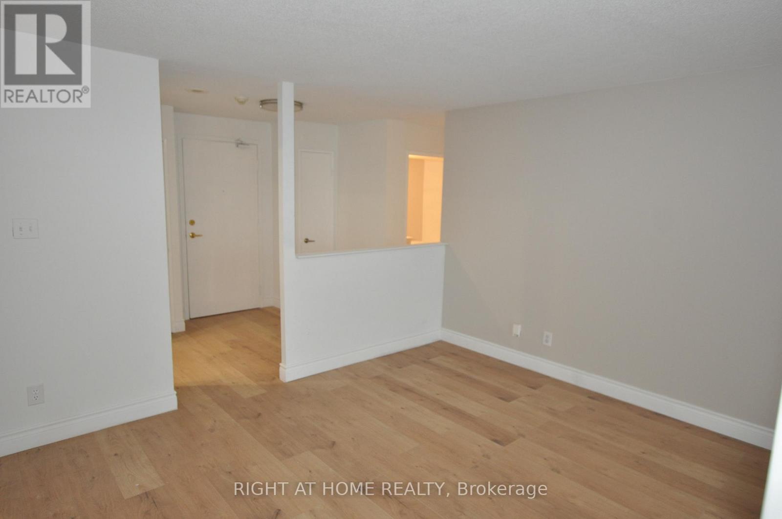 815 - 115 Hillcrest Avenue, Mississauga, Ontario  L5B 3Y9 - Photo 10 - W12458578